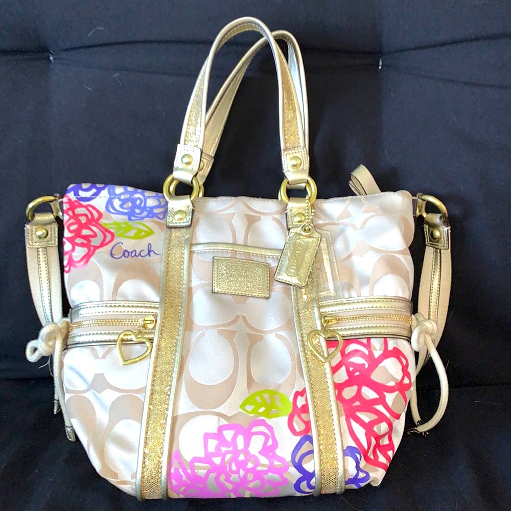 Coach Signature Daisy Floral Tote